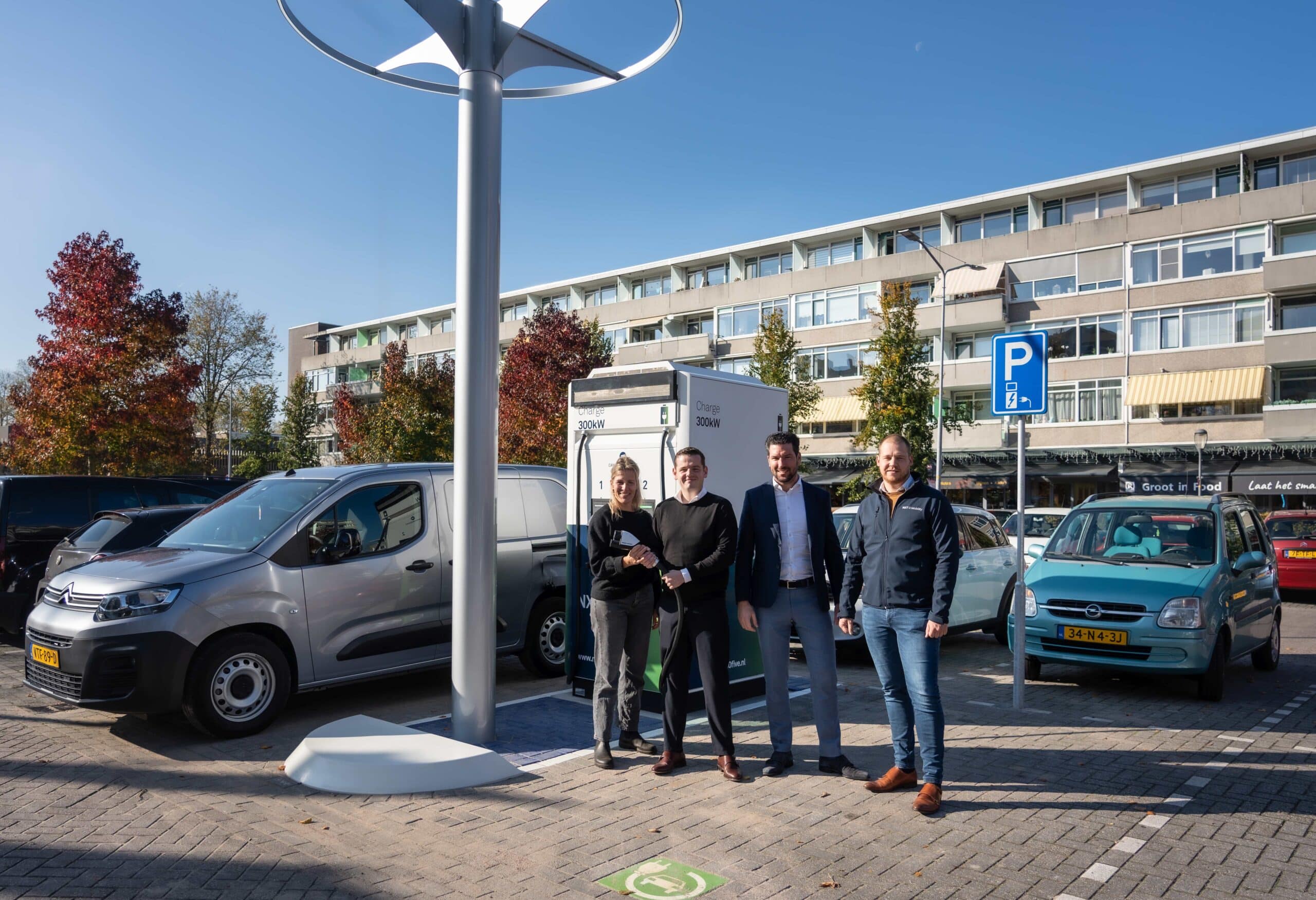 Nieuwe snellader bij Winkelcentrum De Hoef