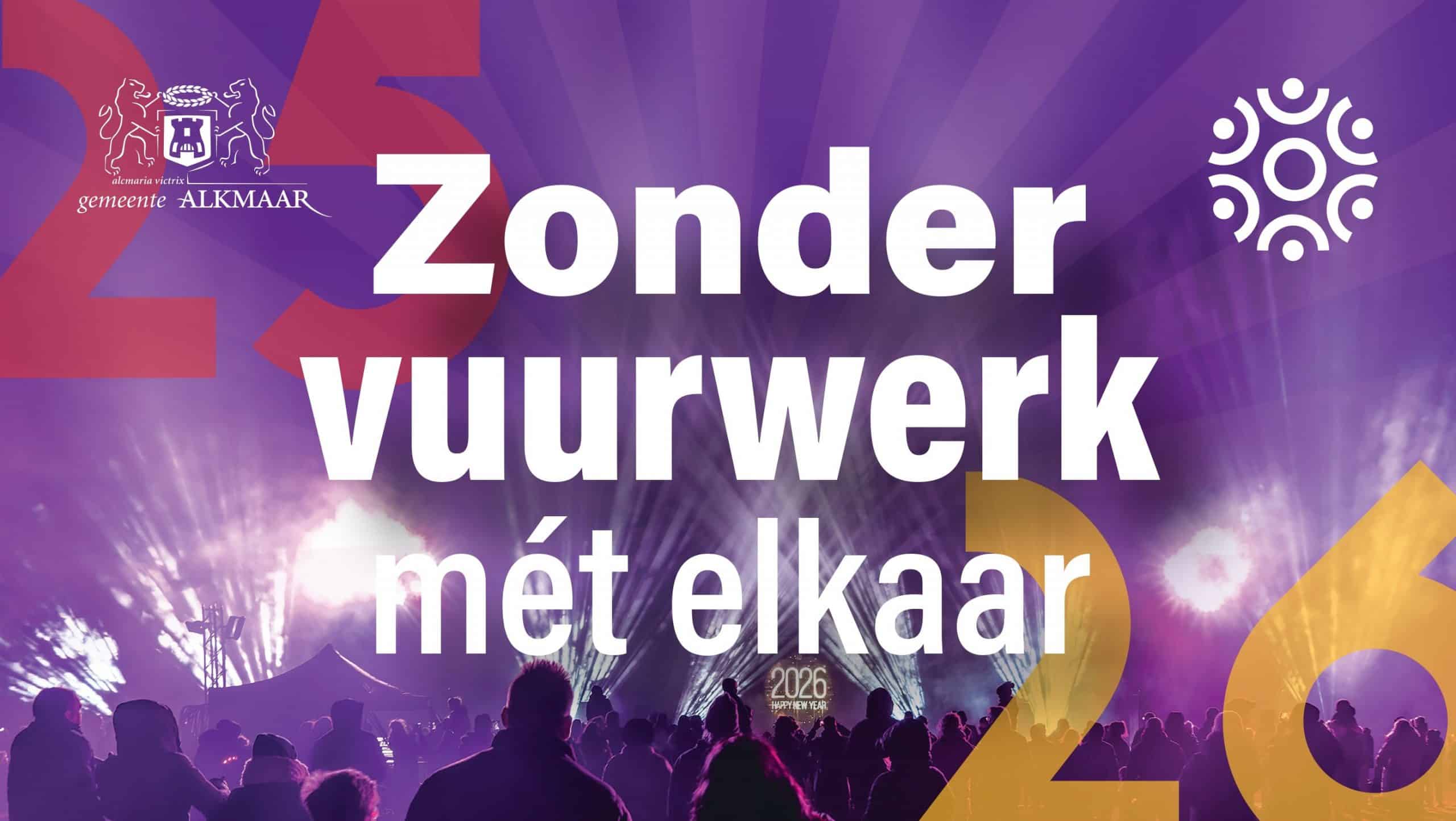 Een groep mensen kijkt naar een show met lasers. Door de afbeelding heen staat de tekst "Zonder vuurwerk, mét elkaar".